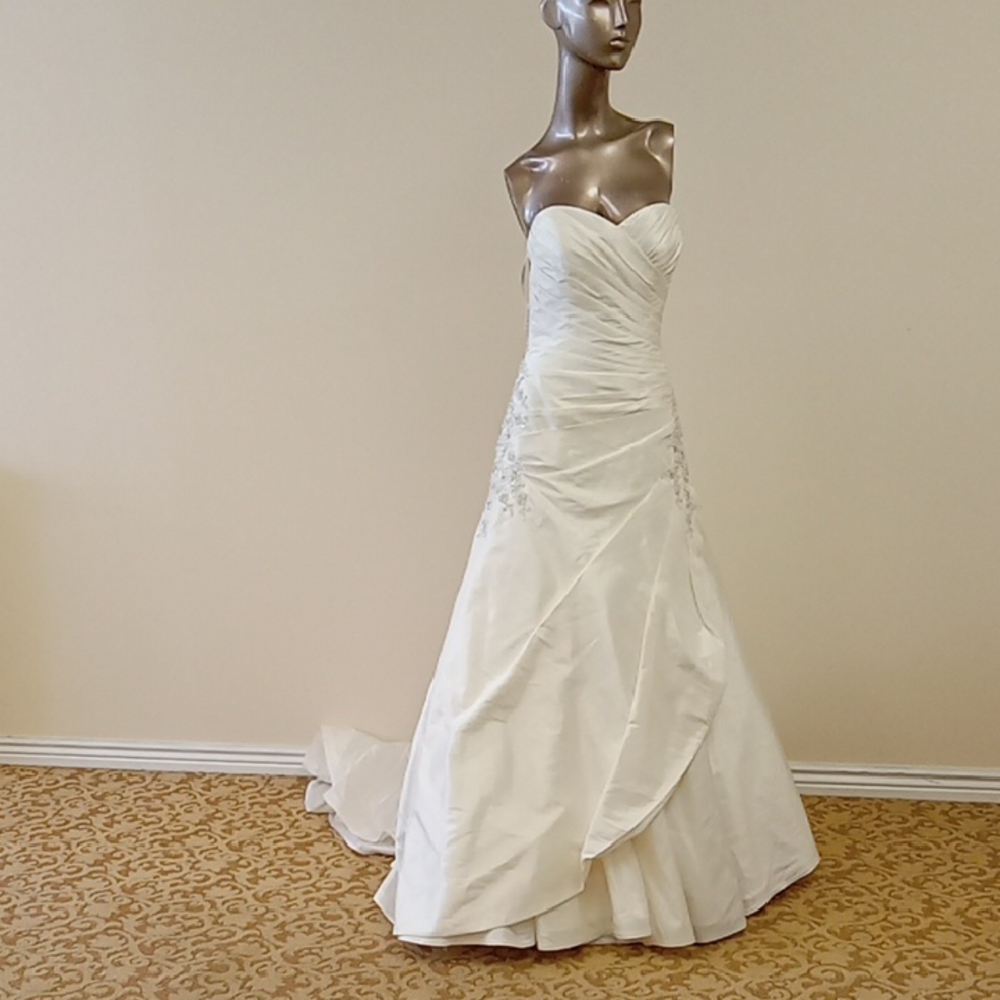 Moonlight Size 8 Wedding Dress
